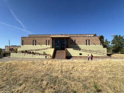 Fachada principal Pabellón