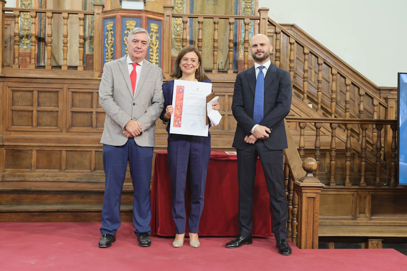 Dña. Natalia Fabra Portela